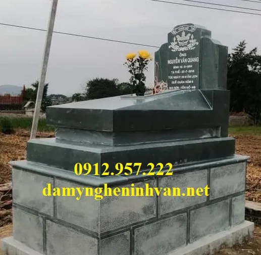 Mộ đá tam cấp đơn giản đẹp với độ bền cao và tính thẩm mỹ vượt trội